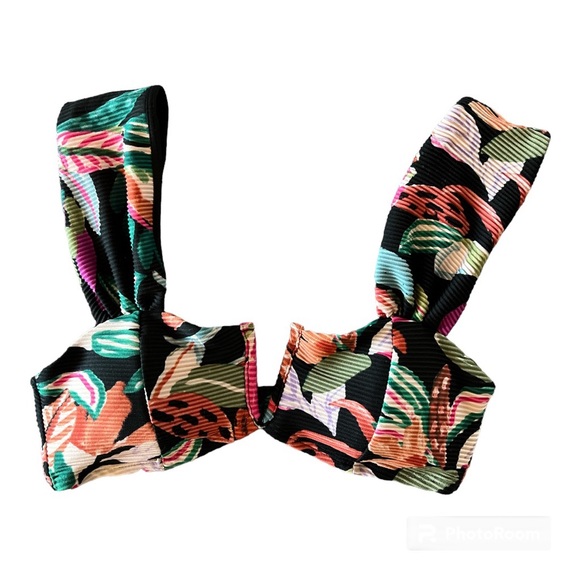 Time and Tru Wide Strap V-Wire Bikini Top Size S(4-6) - Picture 4 of 11